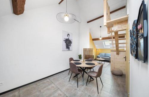Chalon-sur-Saone Apartment | Discover Le Duplex Moutarde: Family & Pet Friendly Stay