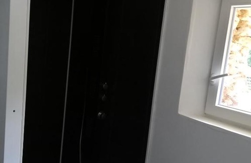Fleury-sur-Orne Bed & Breakfast | Inviting Duplex for Your Next Getaway