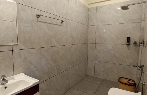 Sulthan Bathery Resort | Inviting Le Eden Resort: Family-Friendly with Pool & Dining