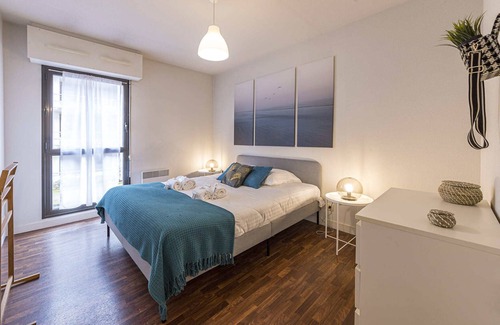 Laval Apartment | Convenient Le Emile Apartment Near the Train Station