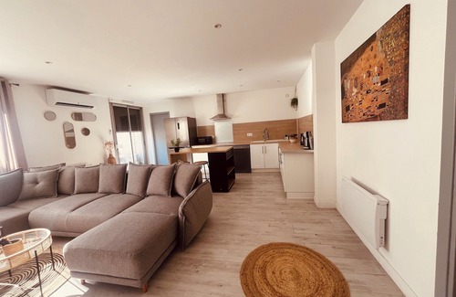 Route d'Arles Apartment | Le Félicité: spacious P4/98 m2 + parking lot