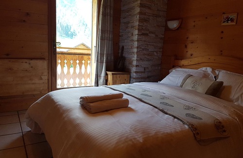 La Chapelle-d'Abondance House | Discover Family-Friendly Comfort at Le Féto Hotel