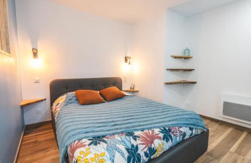 Laval Apartment | Stylish Stay at LE FACTORY Near SNCF Laval Station
