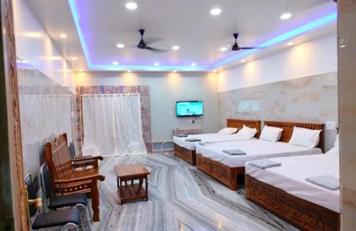 Courtallam House | Top-Rated LE Falls: Family & Pet-Friendly Retreat