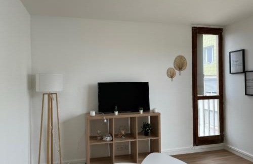 La Source Apartment | Le Familial