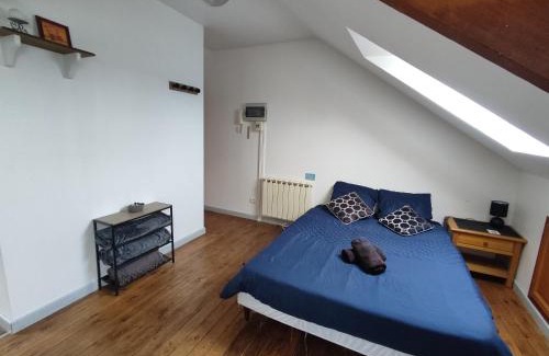 Saint-Quentin Apartment | Budget-Friendly Le Faubourg: Pet & Child Friendly Retreat
