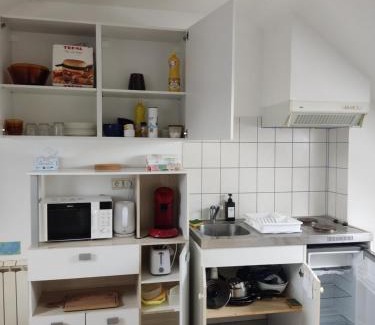 Saint-Quentin Apartment | Budget-Friendly Le Faubourg: Pet & Child Friendly Retreat