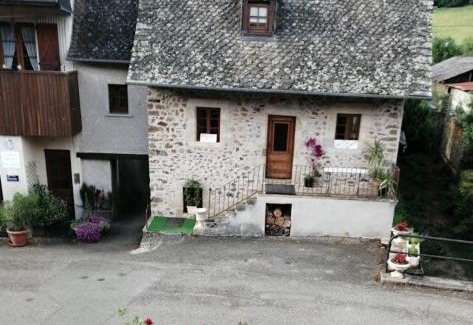Saint-Chamant Bed & Breakfast | Discover Le Fidèle: Highly Rated & Family-Friendly Stay
