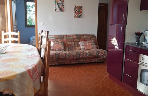 Saint-Geyrac House | Beautiful 'Le Figuier' House with Pool & Lake Views