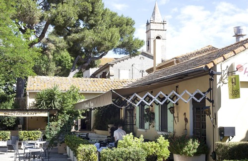 Albaron Hotel | Relax at Le Flamant Rose: Spa, Restaurant & Family-Friendly