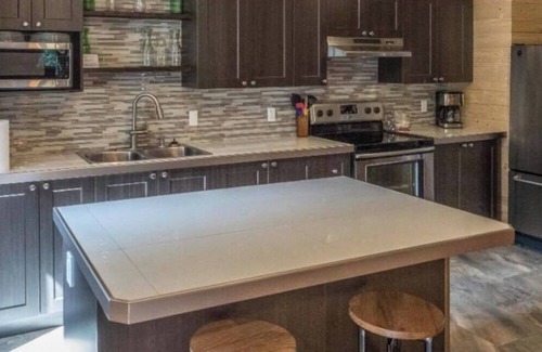 Saint-Luc-de-Bellechasse Ski Chalet | Le Forestier Private SPA/Billiard table/Foyer *6 rooms
