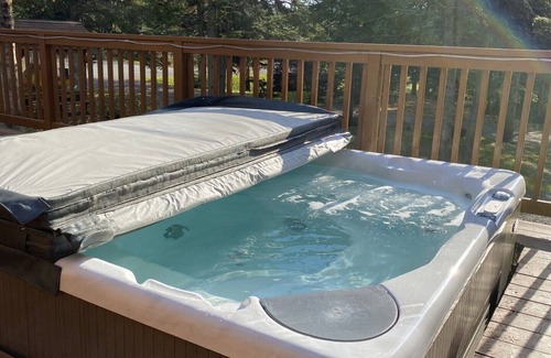 Saint-Luc-de-Bellechasse Ski Chalet | Le Forestier Private SPA/Billiard table/Foyer *6 rooms