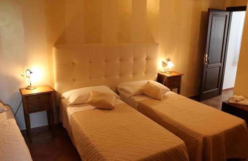 Caltabellotta Bed & Breakfast | Discover Le Foglie d'Argento: Pool, Spa & Gourmet Dining