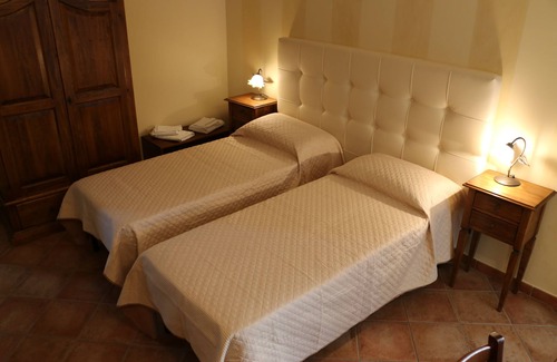 Caltabellotta Bed & Breakfast | Discover Le Foglie d'Argento: Pool, Spa & Gourmet Dining