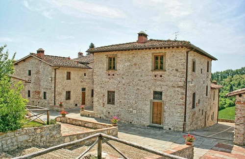 Grassina Apartment | Relax at Le Fonti: Family-Friendly Stay with Pool & Breakfast