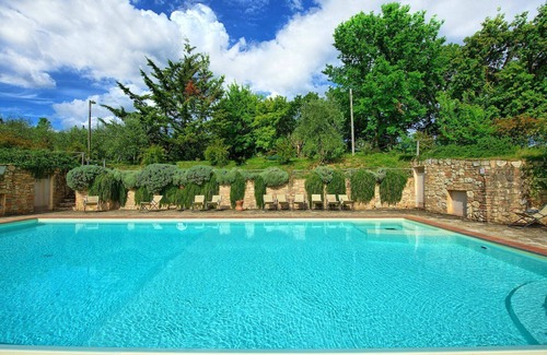 Grassina Apartment | Relax at Le Fonti: Family-Friendly Stay with Pool & Breakfast