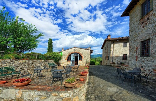 Grassina Apartment | Relax at Le Fonti: Family-Friendly Stay with Pool & Breakfast