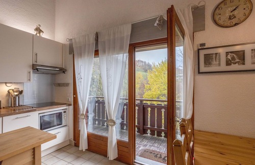 Bellevaux Apartment | Le Forchat: Ideal Getaway Near the Slopes with Spa & Breakfast