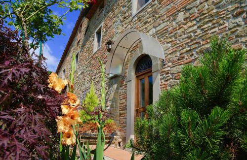 Saturnana House | Relax at LE FORRI: Oceanfront Bliss with Spa & Pool