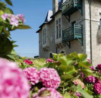 Le Croisic Hotel | Unwind at Le Fort de l'Océan - Guest Rated 10/10