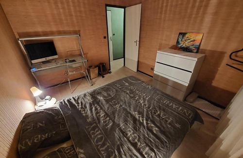 Dufau-Tourasse Apartment | Family-Friendly T2 Apartment with Convenient Parking