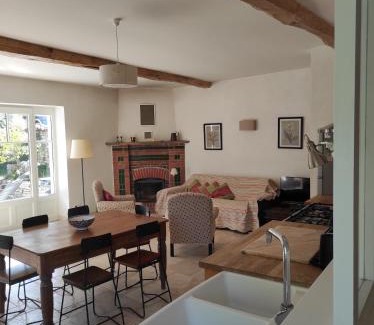 Ozenay House | Guest Rated 9.4: Le Fournil des Jardins d'Ayaël Awaits