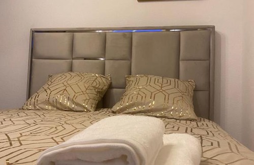 Agen Apartment | Discover Le Foyer d'Or: Central Location & Family Amenities