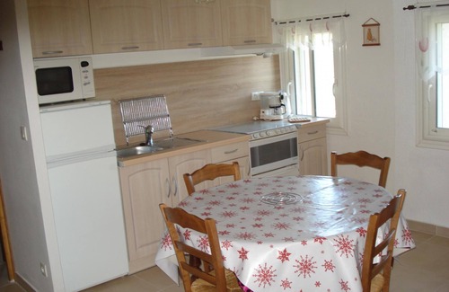 Saint-Pierre-dels-Forcats House | Perfect Getaway at Le Génépi: Lake Views & Spa Amenities