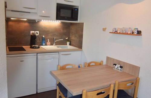 Reberty Apartment | Cozy Le Génépi: Perfect Apartment for Families & Pets