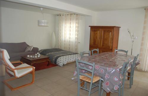Obersaasheim House | Family-Friendly Le gîte à l'ombre du tilleul - 9.3/10 Rating