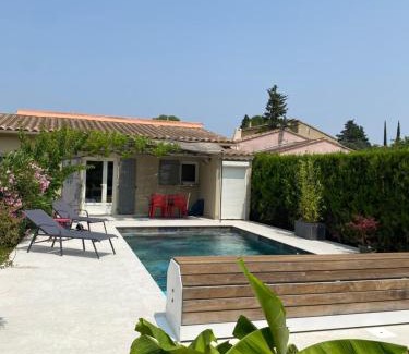 Aubignan House | Serene Stay at Le Gîte au Calme d'Aubignan - 9.5/10 Rated