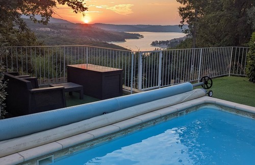 Bauduen House | Guest Rated 10/10: The Gîte at Mas du Lac with Pool