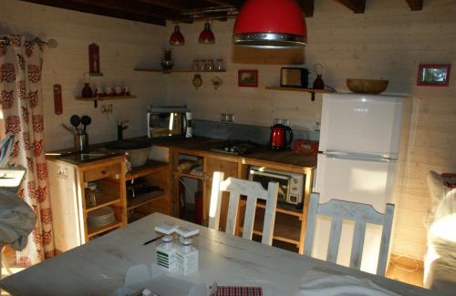 La Tour-dʼAuvergne House | Unforgettable Stay at Le gîte de Chomet with Hot Tub & Breakfast