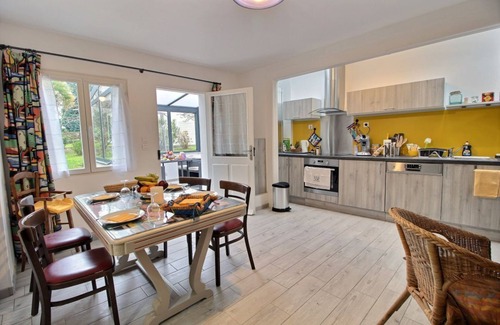 Paimpol House | Beachfront Family Retreat at Le Gîte de Gravelodic
