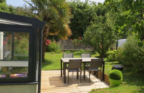 Paimpol House | Beachfront Family Retreat at Le Gîte de Gravelodic