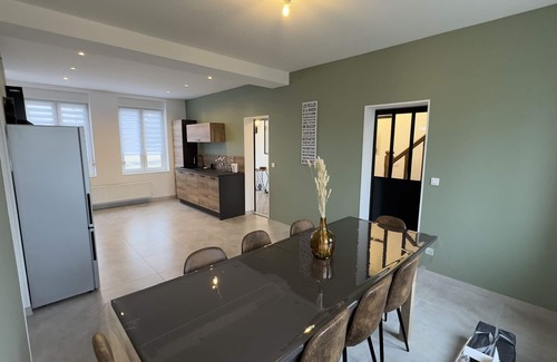Epehy House | Experience Comfort at Le Gîte de L'aigle with Family Amenities