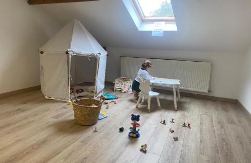 Hargnies House | Pet-Friendly Retreat at Le Gîte de l'Arbre, Rated 9.3/10