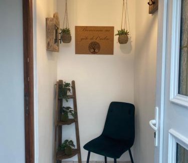 Hargnies House | Pet-Friendly Retreat at Le Gîte de l'Arbre, Rated 9.3/10