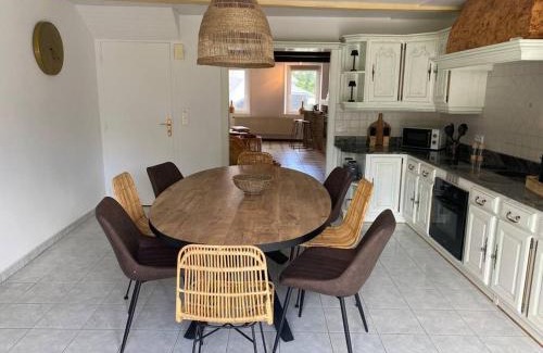Hargnies House | Pet-Friendly Retreat at Le Gîte de l'Arbre, Rated 9.3/10