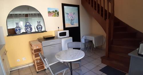 Lailly-en-Val House | Child-Friendly Retreat at Le gîte de l'atelier, Rated 8.7