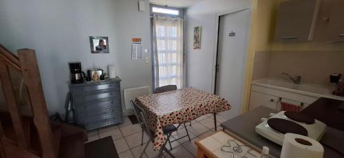 Lailly-en-Val House | Child-Friendly Retreat at Le gîte de l'atelier, Rated 8.7