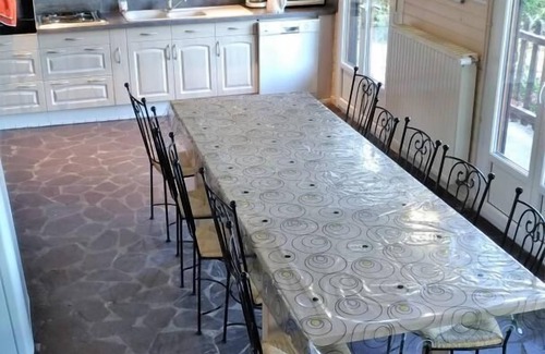 Les Mazures House | Pet-Friendly Retreat at LE GÎTE DE LA PIERRE PLATE
