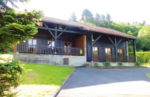 Les Mazures House | Pet-Friendly Retreat at LE GÎTE DE LA PIERRE PLATE