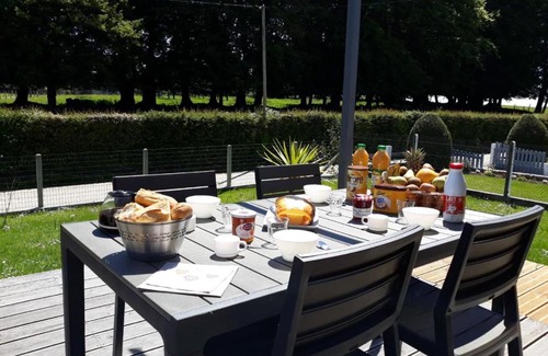 Saint-Pierre-en-Val Villa | Cozy Le Gîte de la Poterie: Family & Pet-Friendly Retreat