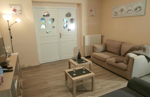 Saint-Pierre-en-Val Villa | Cozy Le Gîte de la Poterie: Family & Pet-Friendly Retreat