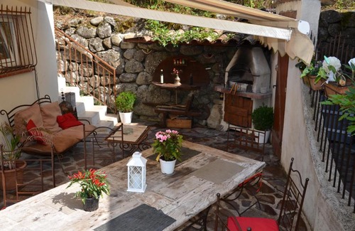 Clans Apartment | Discover Le Gîte de la Tinée: Pet-Friendly & Family Welcome