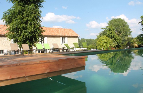 Parcay-sur-Vienne Cottage | Le gîte de Parcius - Perfect for Large Groups with Ocean Views