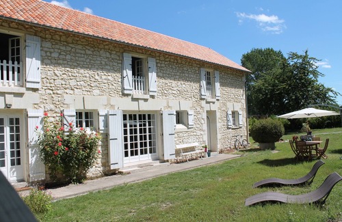 Parcay-sur-Vienne Cottage | Le gîte de Parcius - Perfect for Large Groups with Ocean Views