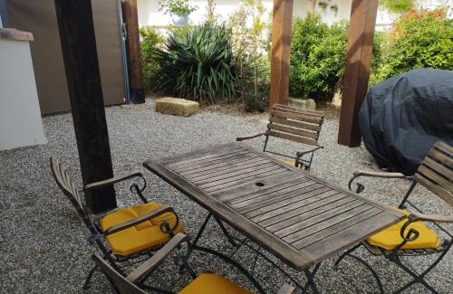 Arles Apartment | Guest Rated 10/10: Le Gîte de Pandore Awaits You