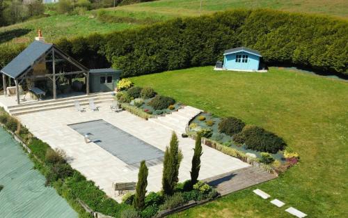 Brece House | Experience Oceanfront Bliss at Le Gîte De Roseraie